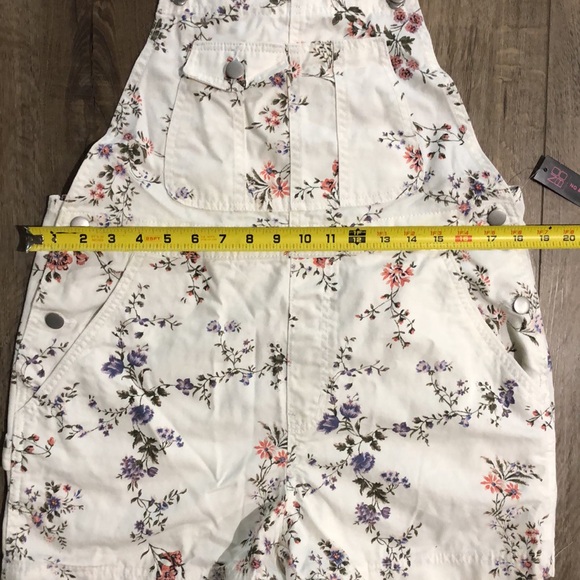 NWT! - NO BOUNDARIES 100% Cotton Floral Print Shortall Overalls - Picture 6 of 7